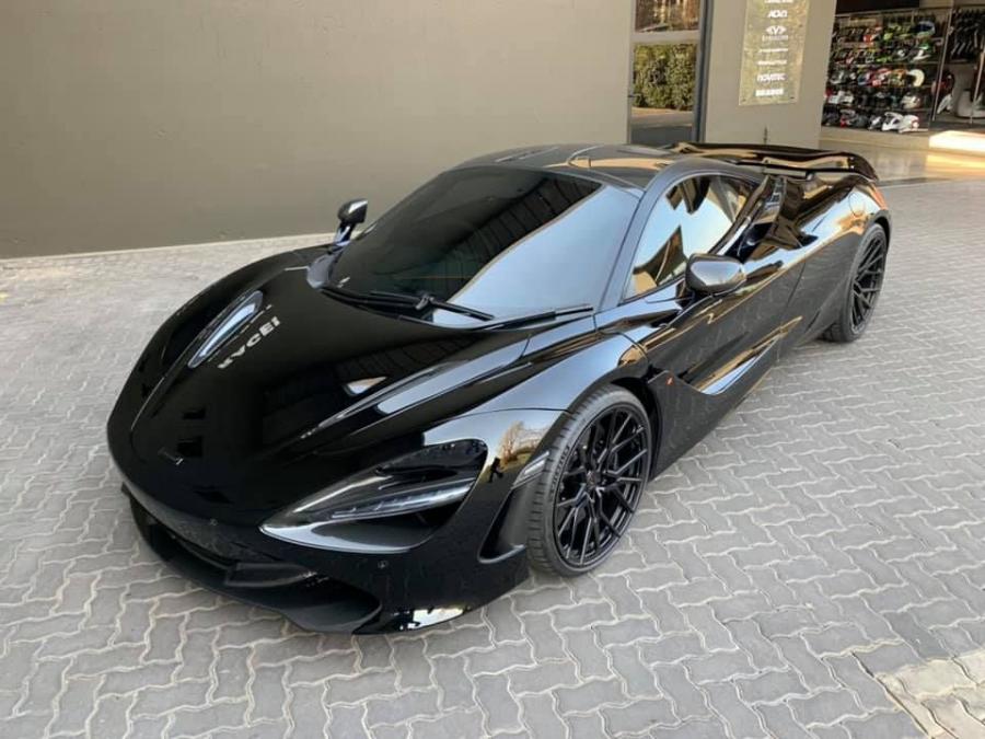  McLaren 720S by RACE! on Vossen Wheels 2019 года  (фото 1 из 21)